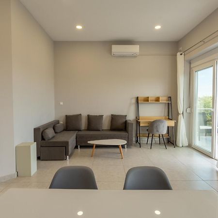 Blue Waves Luxury Suites By The Sea Plomari Luaran gambar
