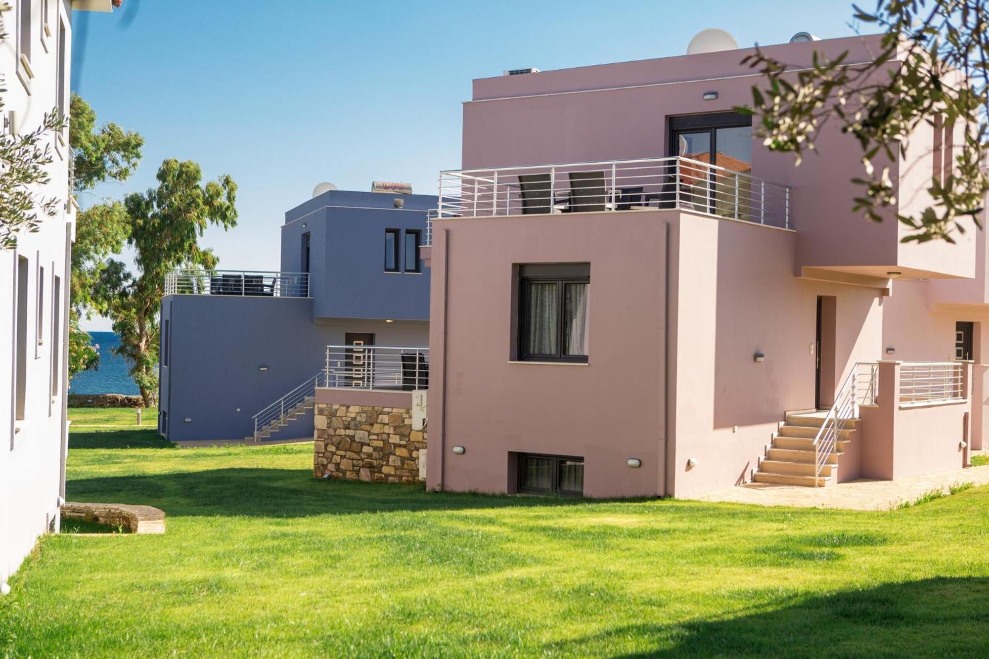 Blue Waves Luxury Suites By The Sea Plomari Luaran gambar