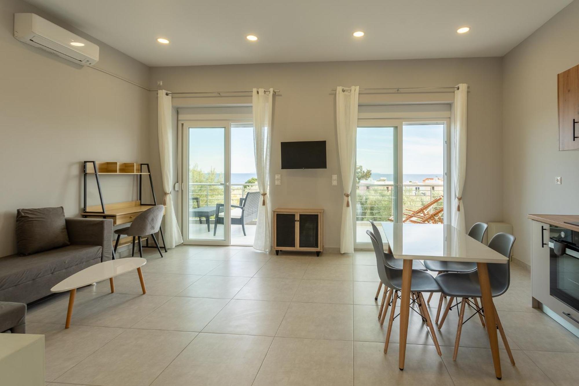 Blue Waves Luxury Suites By The Sea Plomari Luaran gambar