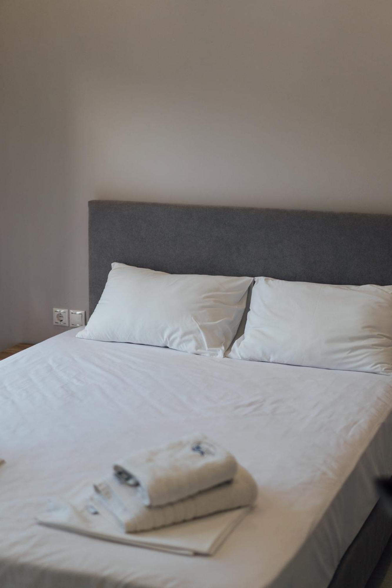Blue Waves Luxury Suites By The Sea Plomari Luaran gambar