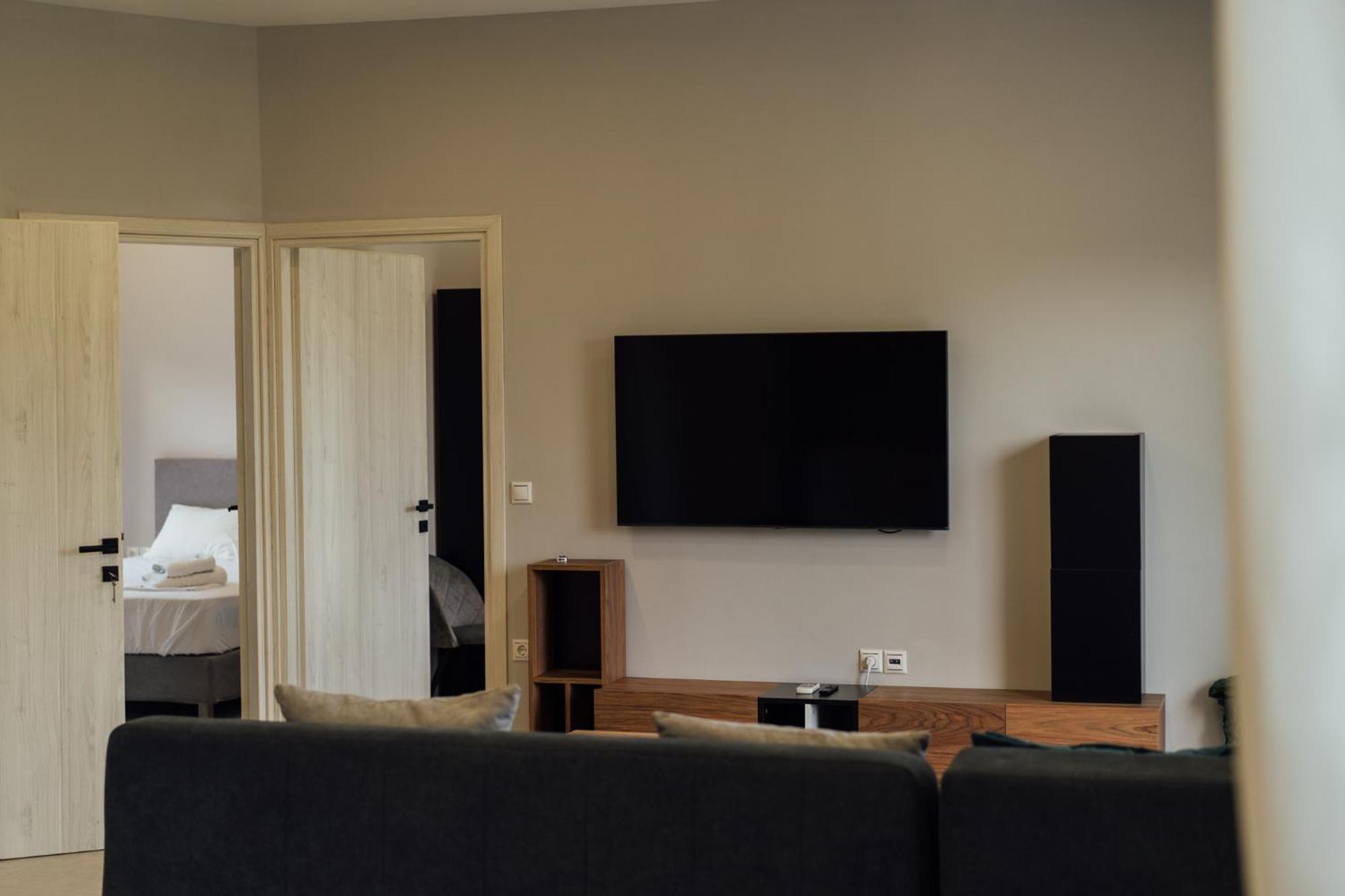 Blue Waves Luxury Suites By The Sea Plomari Luaran gambar