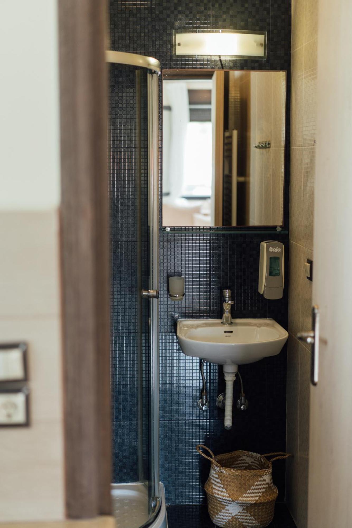 Blue Waves Luxury Suites By The Sea Plomari Luaran gambar