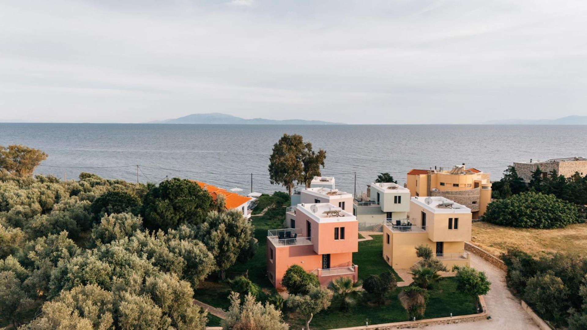 Blue Waves Luxury Suites By The Sea Plomari Luaran gambar