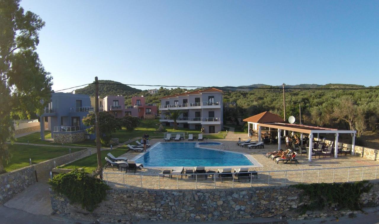 Blue Waves Luxury Suites By The Sea Plomari Luaran gambar